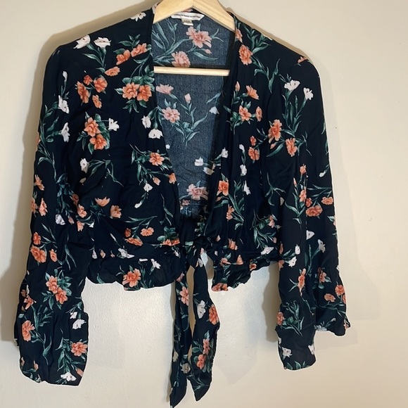 American‎ Eagle Floral Crop Tie Top - Picture 2 of 7